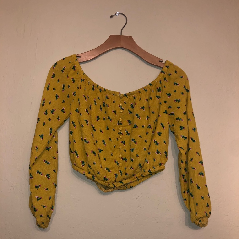 Long sleeve crop top